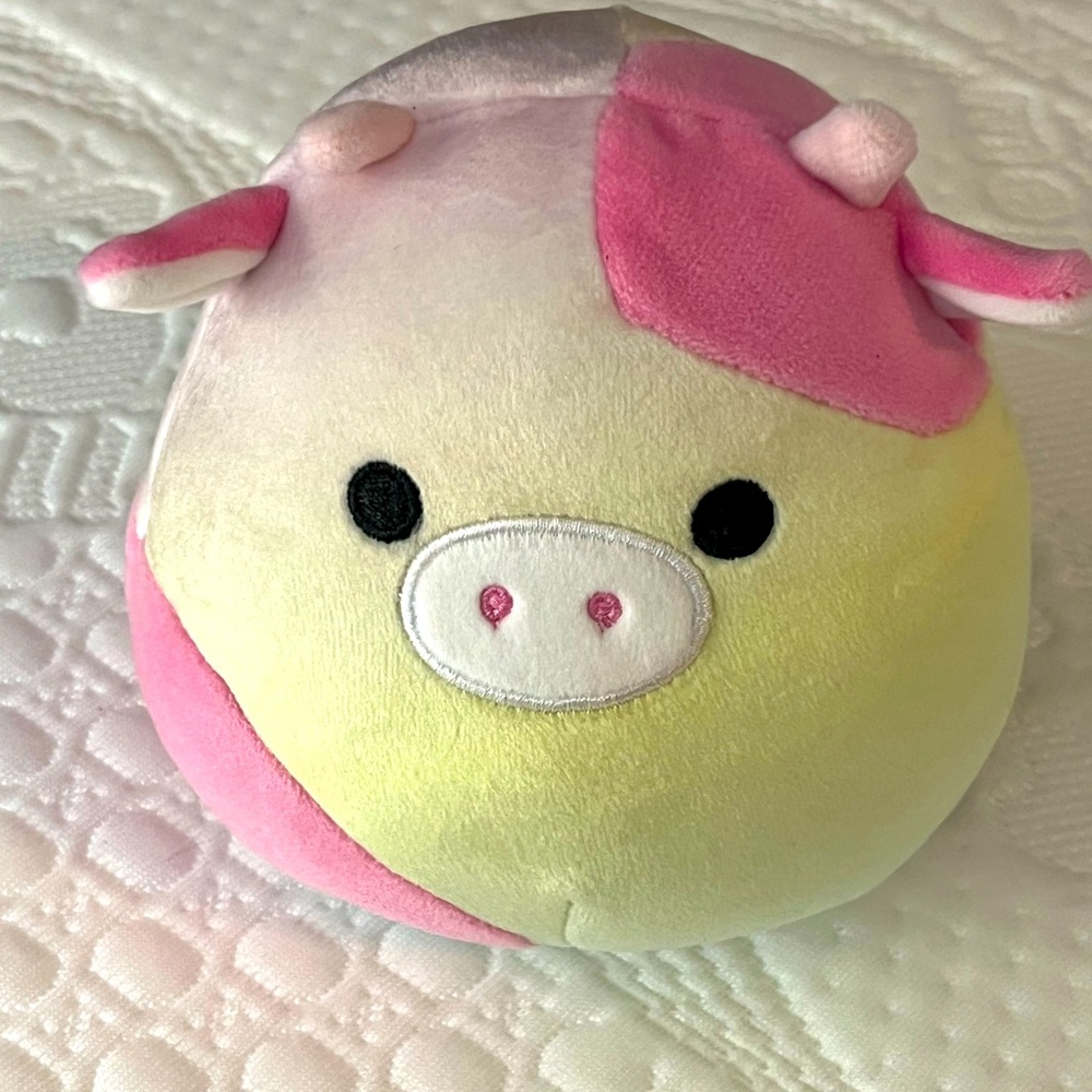 Cow 5 inch Squishmellow Pink, Yellow and White